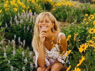 损闺蜜的句子带幽默（致闺蜜的幽默经典语录）