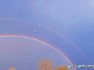 下雨的有意境的短句子（下雨天心情说说简单有意境）