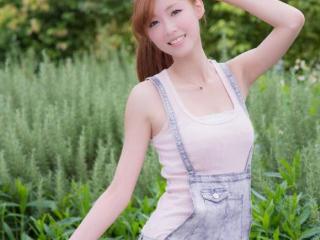 爱你不是因为你的美而已，我爱你并不是因为你美丽