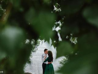 爱上一个不该爱的人怎么办，爱上一个不该爱的人