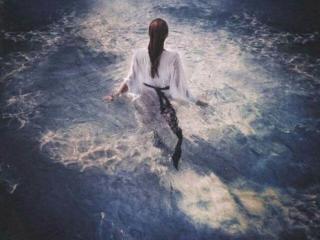 一个人很好唯美句子（一个人也很好的句子）