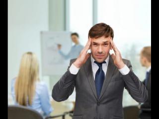 中年危机的表现（中年危机的三个特征）