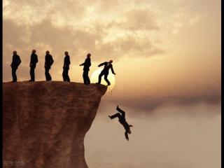 老是梦见死去的亲人（为什么人会经常梦到已故的亲人）