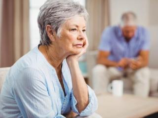 老夫少妻的性生活技巧（老年人过好性生活的秘诀）