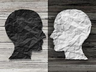 做错事后悔到崩溃想死（说错话做错事就懊悔不已）