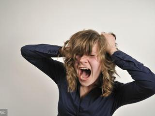 一吵架就说狠话的男人（怎么治脾气上来就说狠话的人）