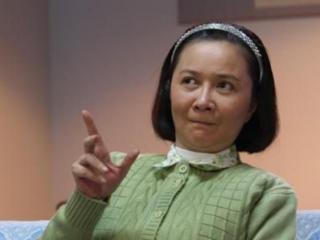 英达有几个孩子（英达带13岁女儿罕露面）