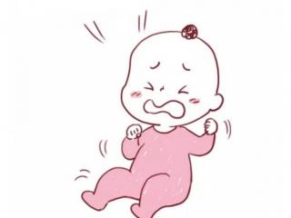 婴儿飞机趴的原因（宝宝肠胀气飞机抱也不管用）
