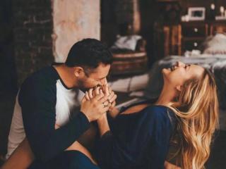 怎么追到自己喜欢的男生（怎么追到喜欢的男人）