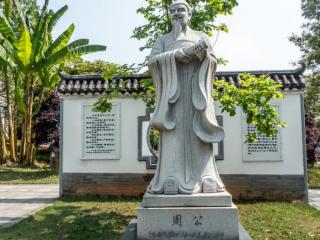 文明礼仪小故事简短（古代24个忠孝礼仪小故事）