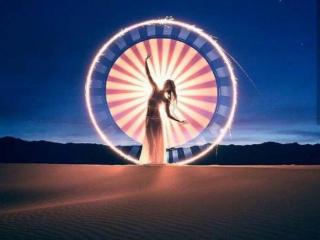 伤心落泪（夜里伤心落泪的心情说说）