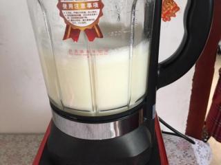 孕妇羊水少吃什么补的快（孕期快速补羊水多吃这几种食物…）