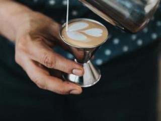 网恋怎么考验对方真心（网恋没见过面是真爱吗）