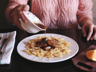 唯有美食与爱不可辜负（唯有美食与爱不可辜负。）