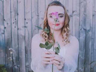 我一撒娇老公就宠我（撒娇的女人能让男人更宠爱）