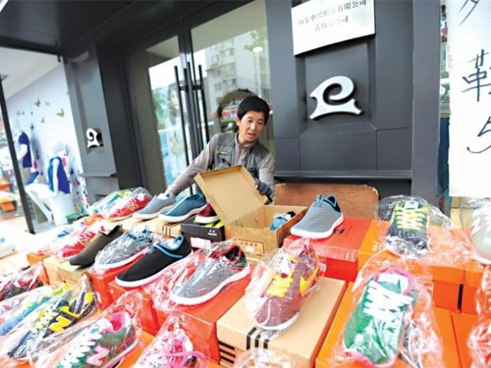 桶装水生意真不好做(成本3块3的桶装水)