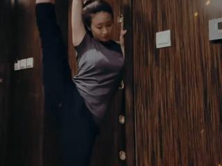 王小蒙扮演者王亚彬（王亚彬成一级演员嫩过少女）