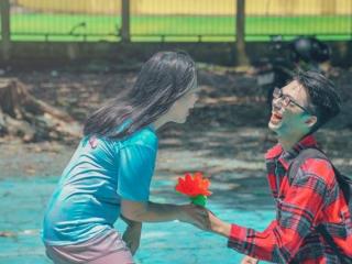 想睡你的男人多久放弃（一个男人是真爱你还是想睡你）