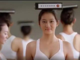 夏雨关晓彤演的空姐（实习空姐爱上油腻大叔）