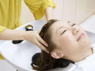 顺产多久可以洗澡洗头（产妇多久可以洗头发洗澡）