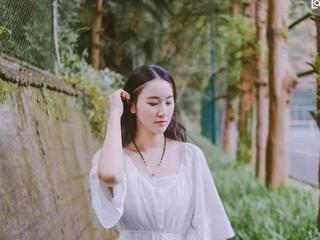 他开始对你动心的表现（会情不自禁有这四个表现）