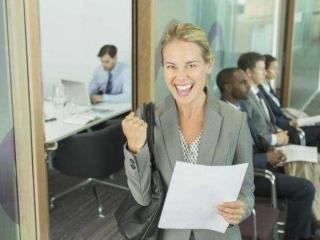 四十岁女人就业方向，40岁的女人职场再就业