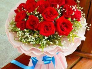 送喜欢的女孩多少朵玫瑰花，19朵玫瑰花的花语是什么