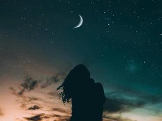 深夜睡不着的经典句子（睡不着感慨的经典句子）