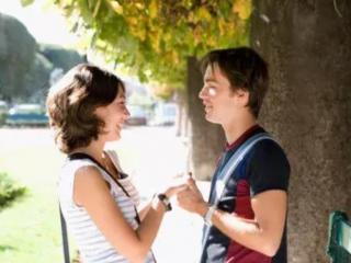 在什么场合搭讪女人，不同场景搭讪女孩子的方法