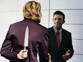 如何反击算计你的人（如何对付背后算计你的小人）