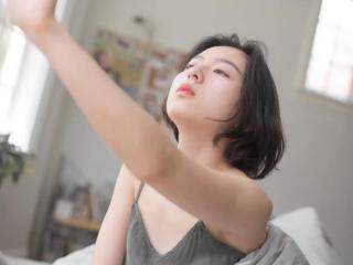 思念图片（房间里的少女思念成灾）