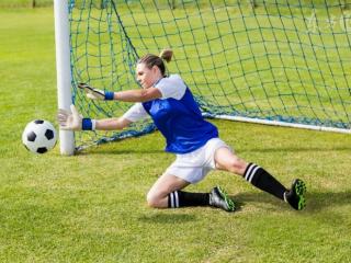 全肉绿帽小说（众人竟称呼他为绿帽侠）