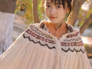 蒲巴甲和梁洁（25岁梁洁还有娃娃脸）