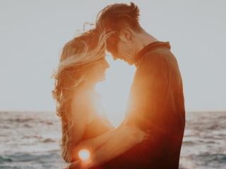 如果你喜欢一个人就要去找她告白（为什么喜欢一个人你应该要直说）