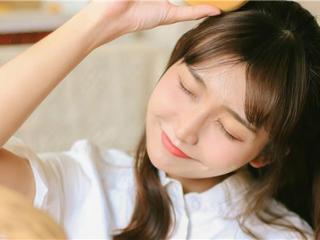 试探女生喜欢你的问题，先试探她喜不喜欢你