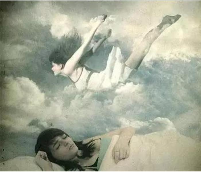 女人梦见掉牙但不流血，梦中出现掉牙又意味着什么