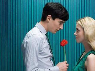 女人脚踏两只船啥心态，想脚踩两只船的女人啊