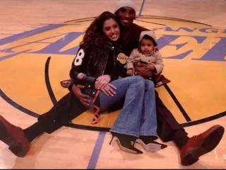 晒图（瓦妮莎晒图身材丰腴成熟迷人）