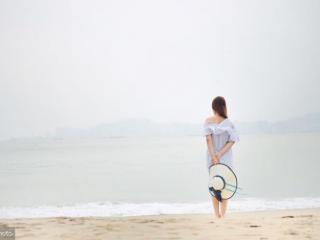 男人遇见心上人的反应，一个男人看到自己心爱的女人