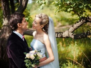 男生故意拖很久回微信，这样回你微信的男人