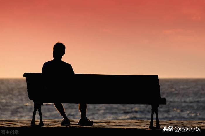 梦到一个人三次意味着什么(为什么会梦见一个人三次)