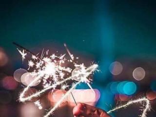 情侣说说一人一句配对（情侣浪漫情话一人一句）