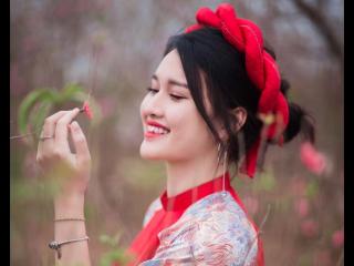 已婚女人允许暧昧的表现（已婚女人对你感兴趣）