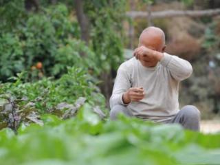 哪些父母不值得孝顺（晚年多半不被子女孝顺）