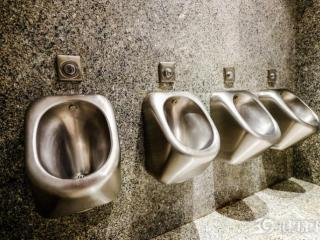 尿分叉是怎么回事（尿液分叉是怎么回事）