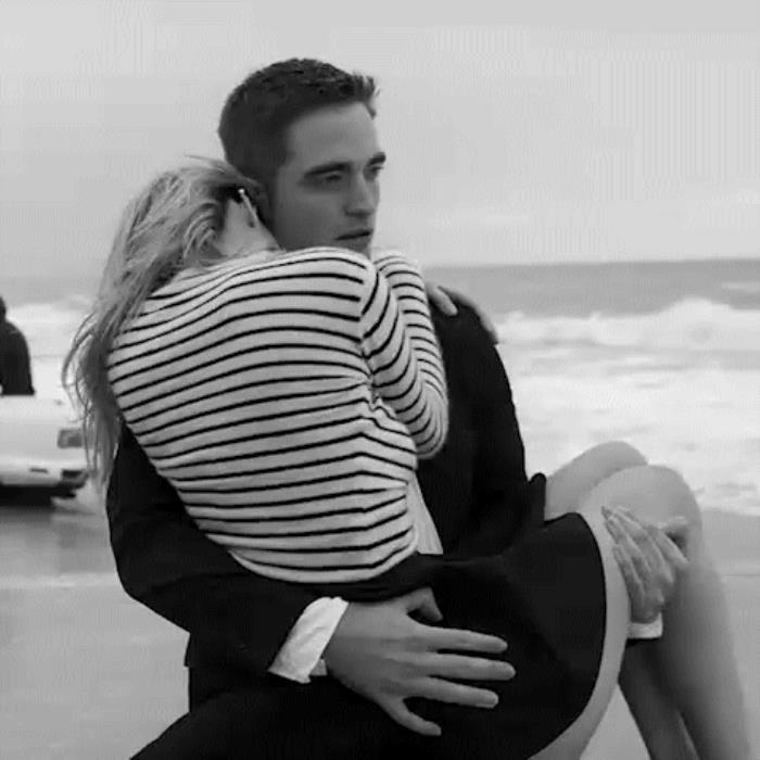 男生喜欢将头埋在女生脖子女生都喜欢这种抱姿