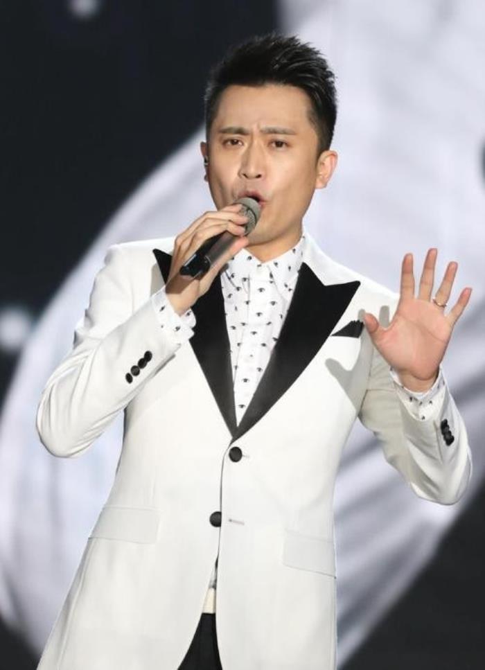 杨帆个人资料(央视主持杨帆辅导作业)