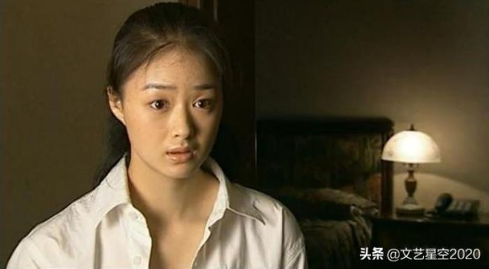 《神鞭》(1986)影片讲述了打败过恶霸地痞玻璃花的老实人傻二,在八国