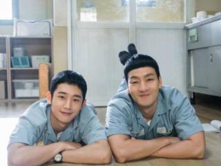 凡士林可以擦脸吗（深扒凡士林的4种用法）