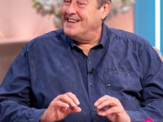 皇后乐队主唱（皇后乐队主唱佛莱迪的伤心往事）